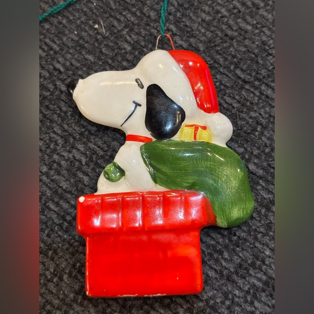 PEANUTS SNOOPY COLLECTORS! SANTA CLAUS SNOOPY VINTAGE CHRISTMAS ORNAMENT
